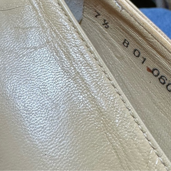 Tan and Black Flats with Square Toe and Elegant Design - Picture 4 of 6